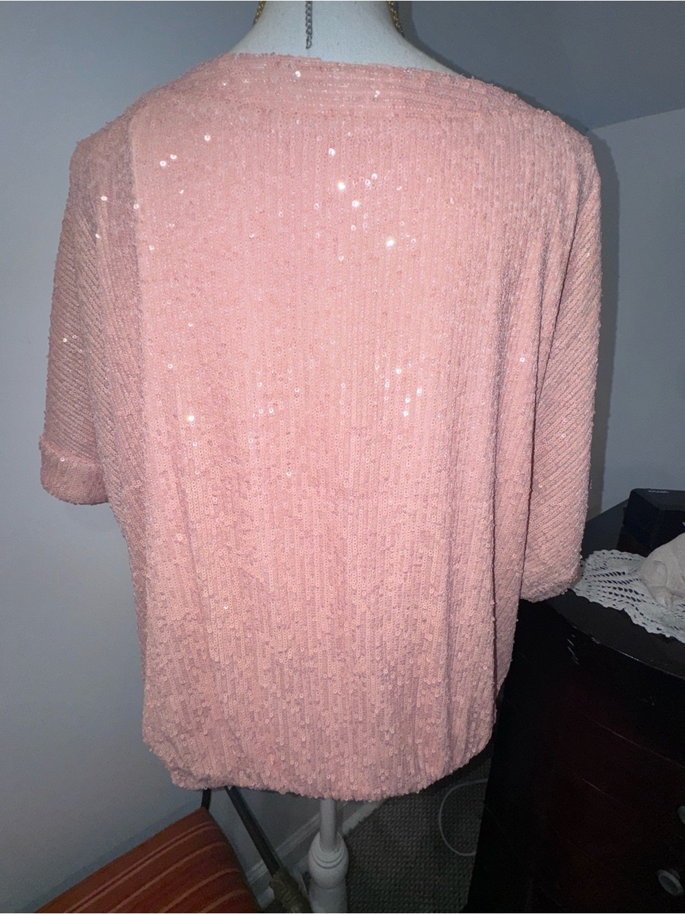 Trina Turk Blush Pink Lightweight Top - Picture 2 of 9